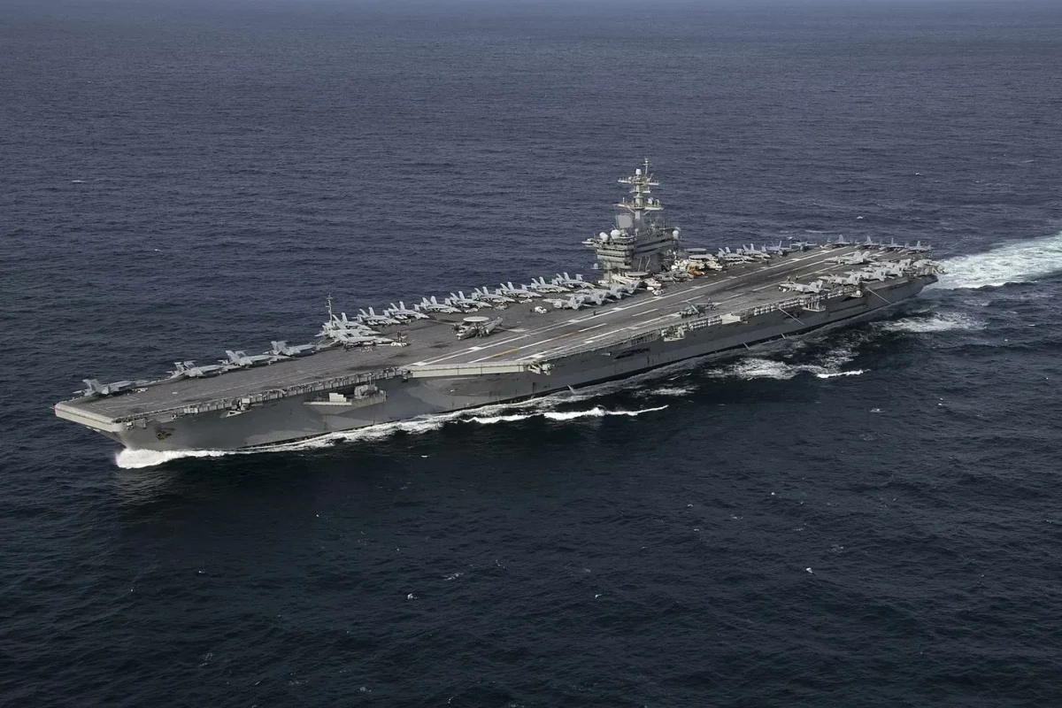USS Abraham Lincoln a été ciblé par des frappes, a annoncé le SEPAH