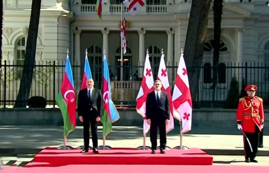Président Ilham Aliyev a été accueilli officiellement à Tbilissi -ACTUALISÉ 