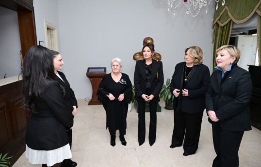 Mehriban Aliyeva a visité le Musée de la culture azerbaïdjanaise nommé d’après Mirza Fatali Akhundxade à Tbilissi -PHOTO 