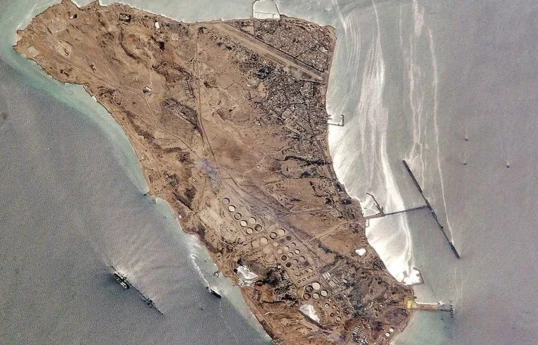 Un responsable américain a déclaré que les frappes menées sur l’île de Kharg visaient des installations militaires -ACTUALISÉ-1 