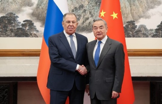 Ministre des Affaires étrangères de Chine : Pékin et Moscou coordonnent pleinement leurs positions dans les relations internationales