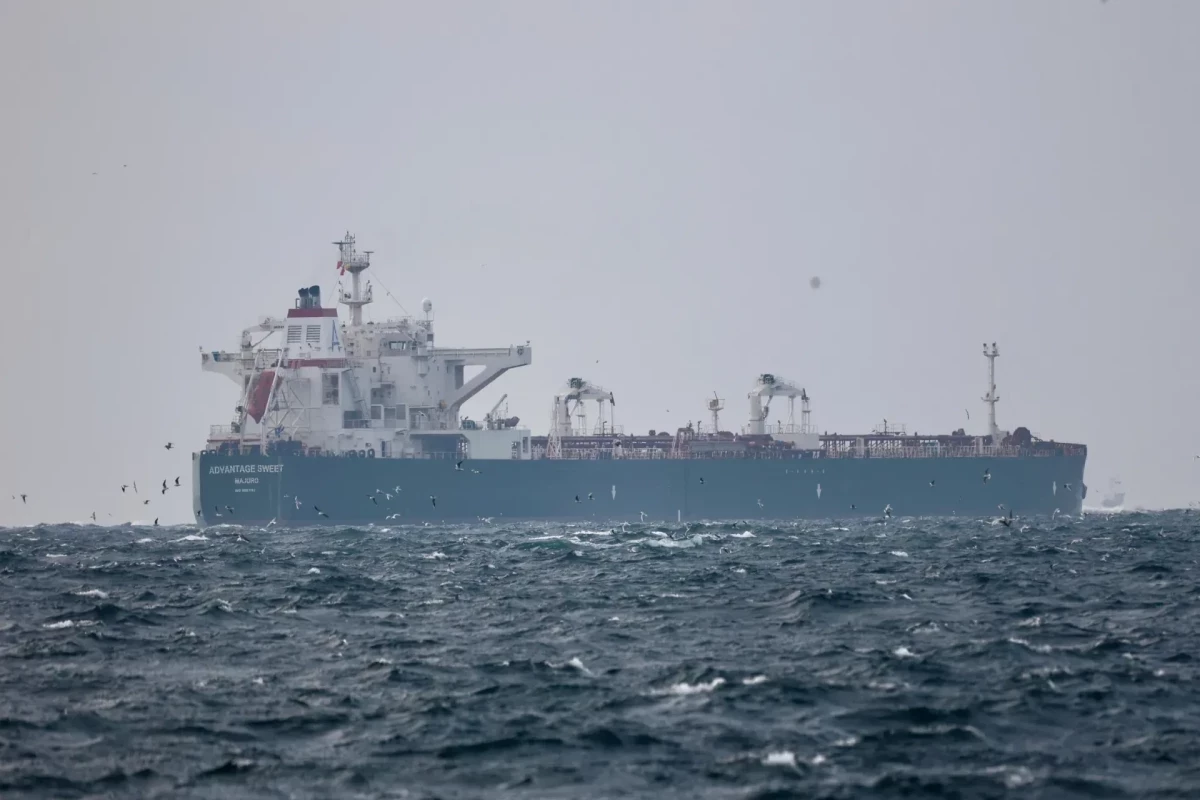 Fars : le superpétrolier iranien sous sanctions a franchi le blocus américain dans le détroit d’Hormuz