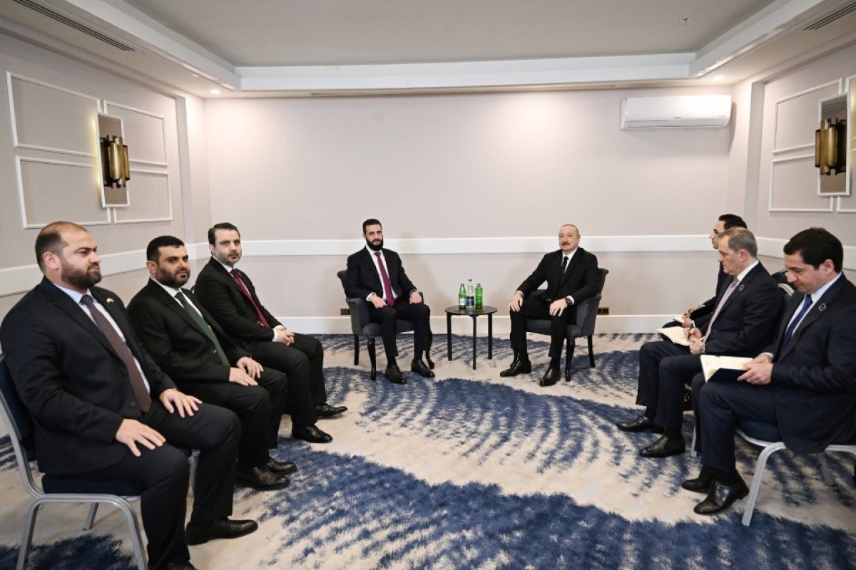 Président Ilham Aliyev a rencontré Ahmed Al-Charaa à Antalya