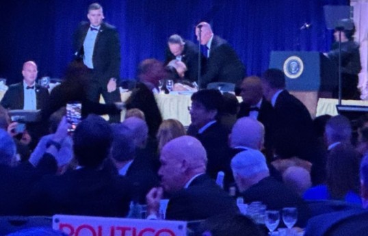 Des coups de feu ont été tirés lors du dîner de l’Association des correspondants de la Maison-Blanche de Trump