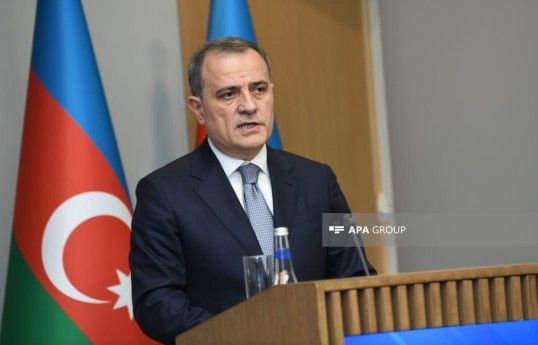 La visite officielle de Djeyhoun Baïramov en Ukraine a commencé