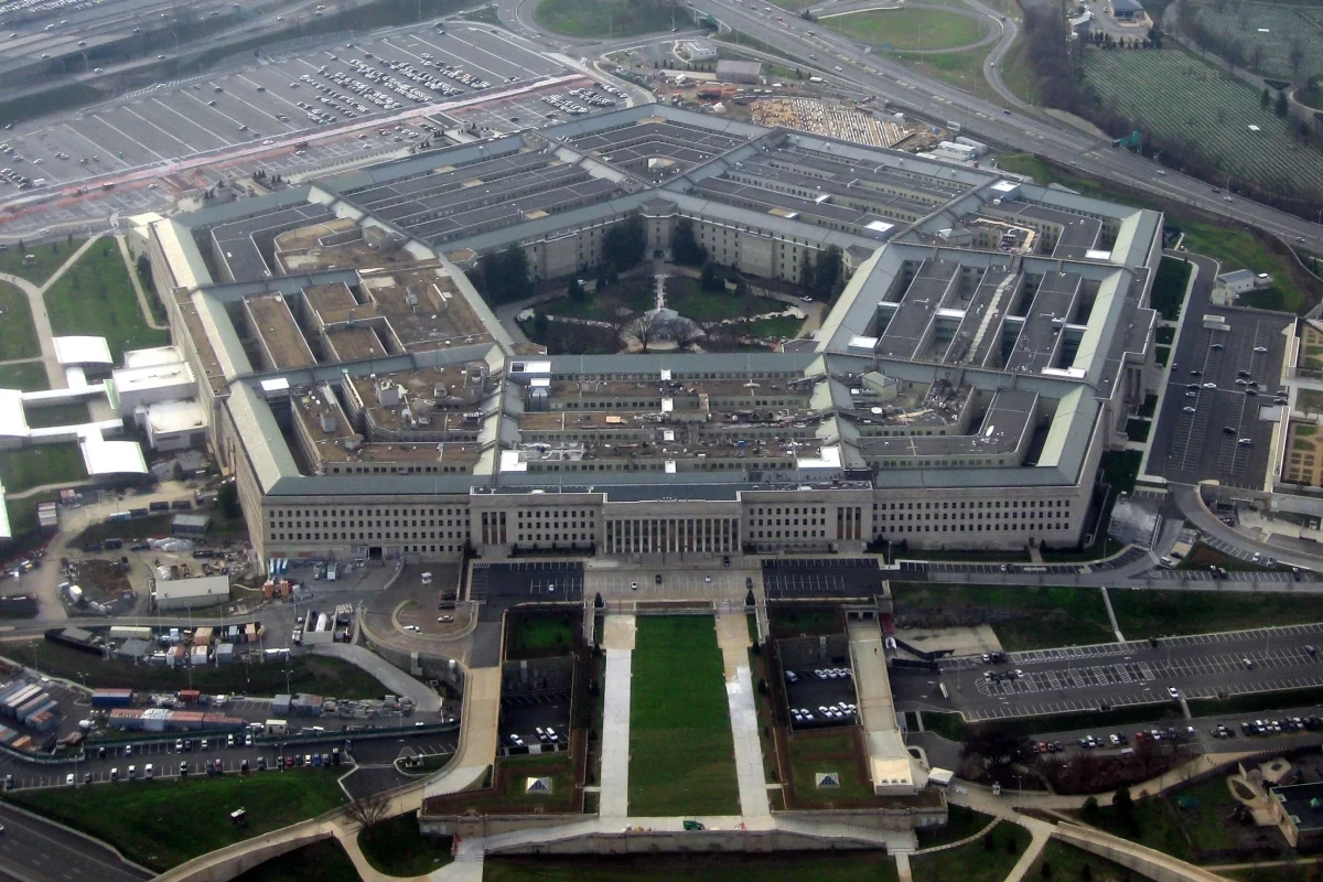Le Pentagone va acheter des systèmes antidrones équipés de lasers pour 400 millions de dollars