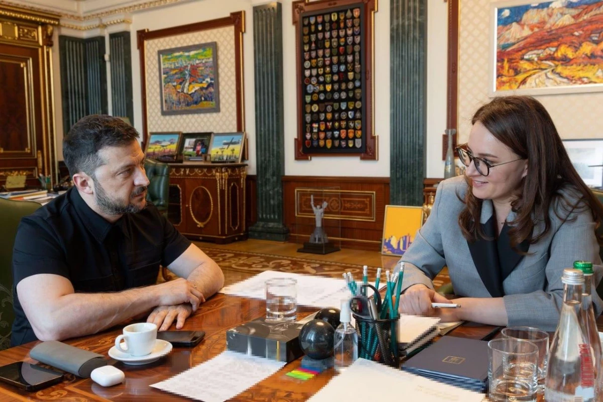 Politico : Zelensky ne parvient pas à trouver de candidat au poste d’ambassadeur aux États-Unis