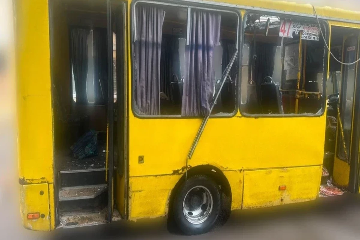 Russie a frappé un bus avec un drone à Kherson : 4 morts et 5 blessés -PHOTO 