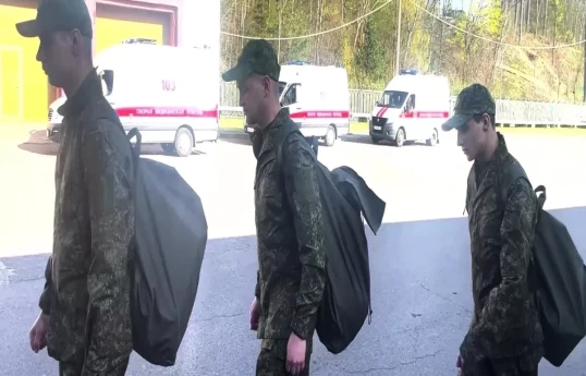 La Russie et l’Ukraine ont procédé à un échange de prisonniers selon le principe “103 contre 103”