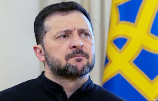Zelensky : Des drones ukrainiens ont frappé une raffinerie de pétrole et un aérodrome militaire en Russie, à 1 600 km de la frontière