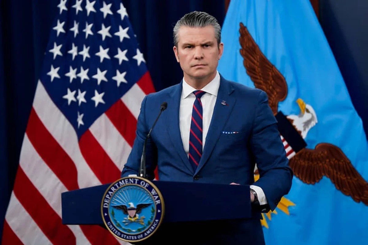 Hegseth : Les États-Unis n’excluent pas de frapper l’Iran