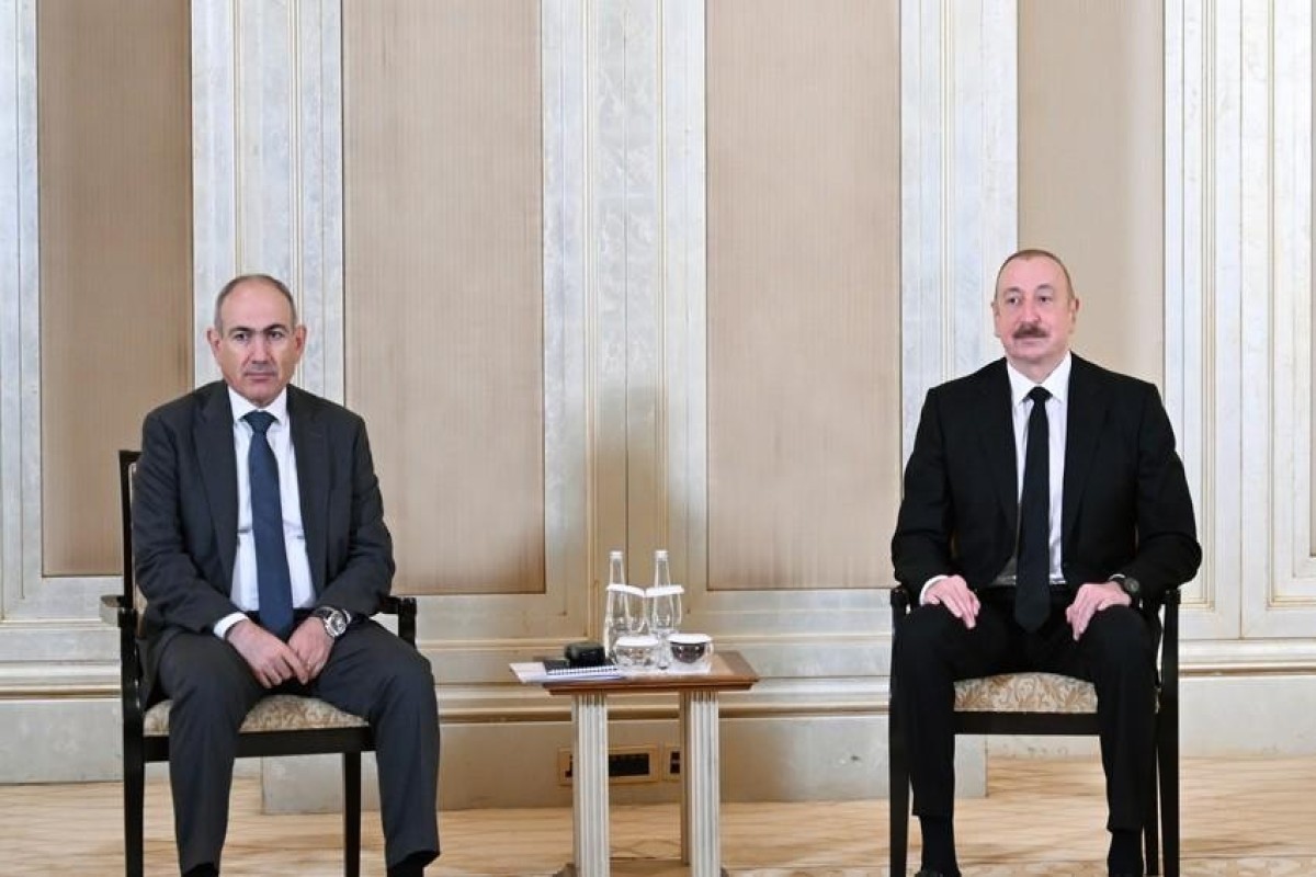 Une rencontre entre le président Ilham Aliyev et Nikol Pachinian a lieu à Bichkek -PHOTO -VIDÉO -ACTUALISÉ 