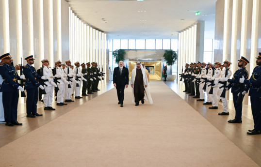 Le président Ilham Aliyev est arrivé aux Émirats arabes unis pour une visite
