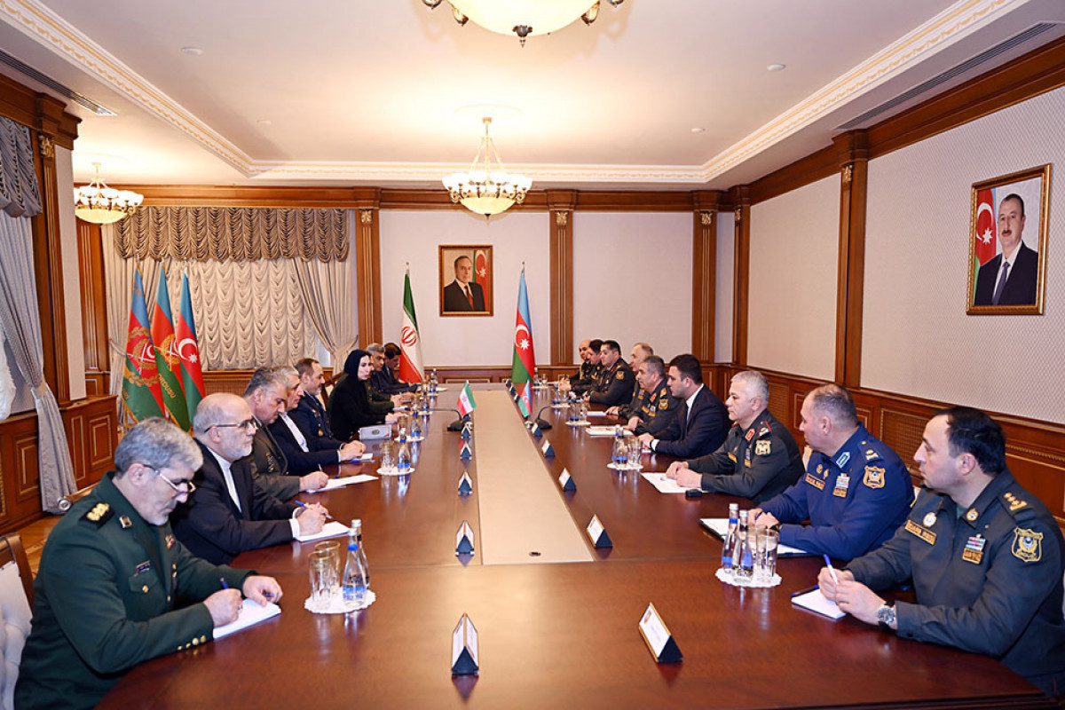 Les ministres de la Défense de l’Azerbaïdjan et de l’Iran ont discuté de la sécurité régionale-VIDÉO 