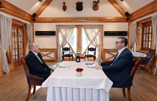 Les présidents de l’Azerbaïdjan et de la Serbie ont participé à un petit-déjeuner informel