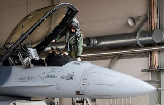 Des vétérans américains et néerlandais ont commencé à défendre le ciel de l’Ukraine avec des F-16