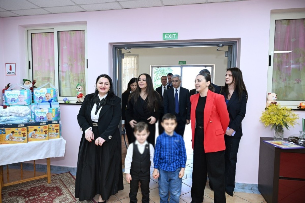 Leyla Aliyeva a visité un orphelinat et le Centre Hospitalier Universitaire à Tirana
