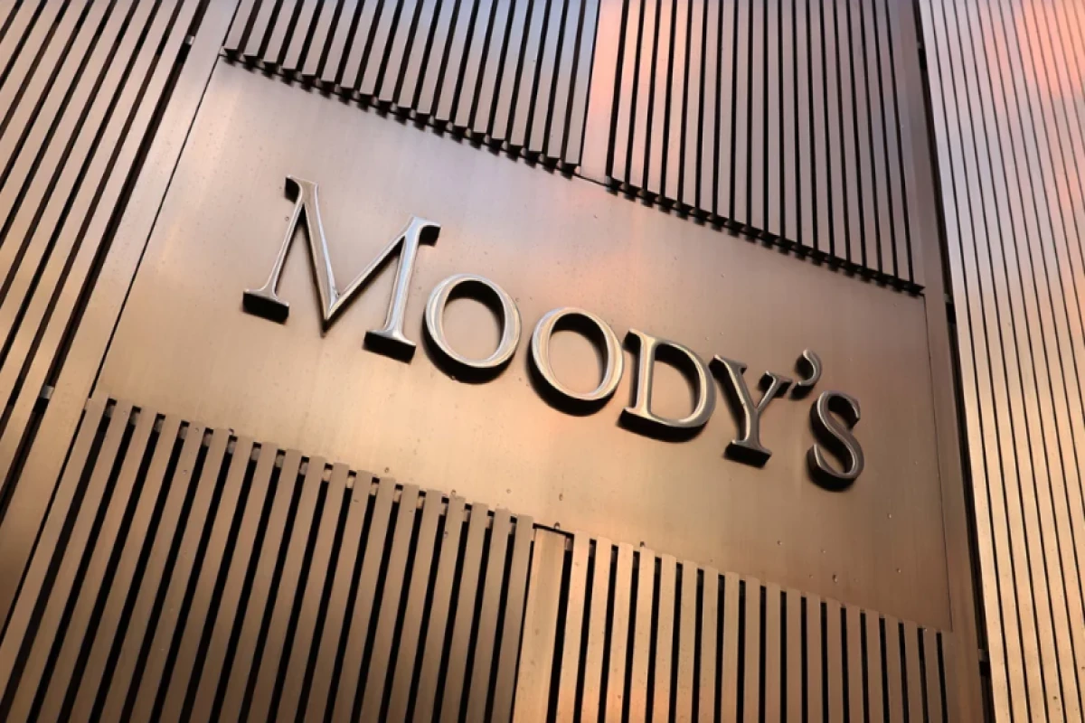 Moody’s : Le soutien de l’État et la croissance du secteur non pétrolier renforcent la position des banques azerbaïdjanaises