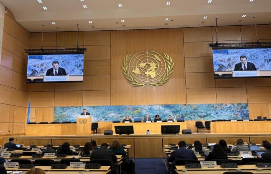 Elnur Mammadov a parlé à Genève du procès des personnes d’origine arménienne accusées de crimes contre l’humanité