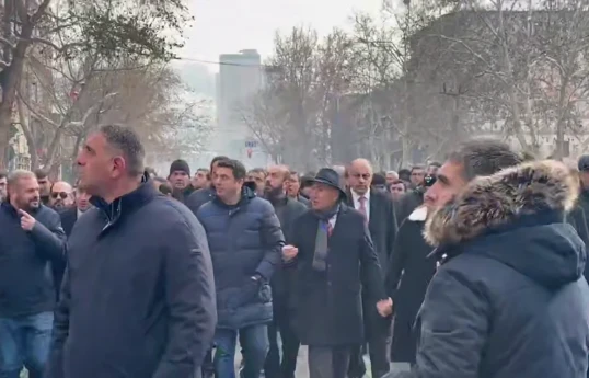 À Erevan, une marche de masse est organisée contre le Catholicos Karekin II sous la direction de Pashinyan