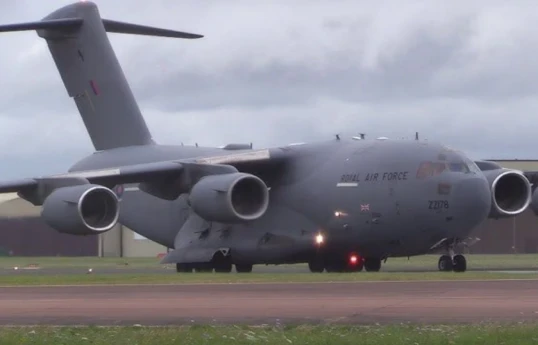 Les avions militaires américains sont expédiés massivement vers des bases en Europe, la cible pourrait être l’Iran