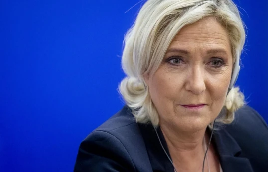 À Paris, le procès en appel de Marine Le Pen a commencé