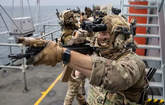 La Grande-Bretagne forme des forces spéciales pour s’emparer des pétroliers appartenant à la ‘marine de l’ombre’