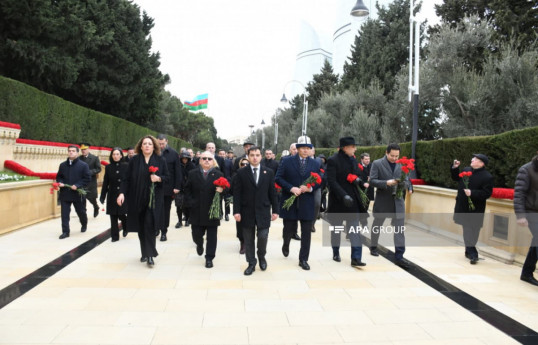 Les diplomates ont visité l'Allée des Martyrs -PHOTO 