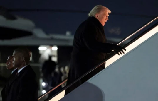 L’avion défectueux de Trump a été remplacé, il est de nouveau parti pour Zurich -ACTUALISÉ 
