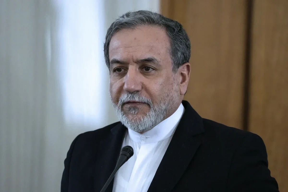 Araghchi a répondu à Zelensky : Le monde en a assez des clowns