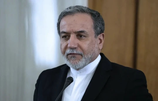 Araghchi a répondu à Zelensky : Le monde en a assez des clowns