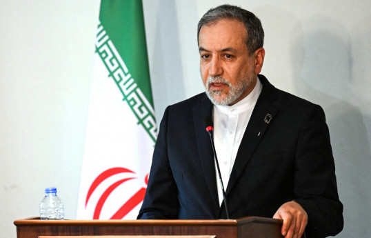 Les intentions des États-Unis ne sont pas bonnes, l’Iran est prêt aux négociations, dit Abbas Araghchi