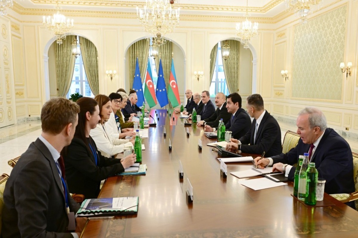Président Ilham Aliyev a tenu une réunion élargie avec Ursula von der Leyen