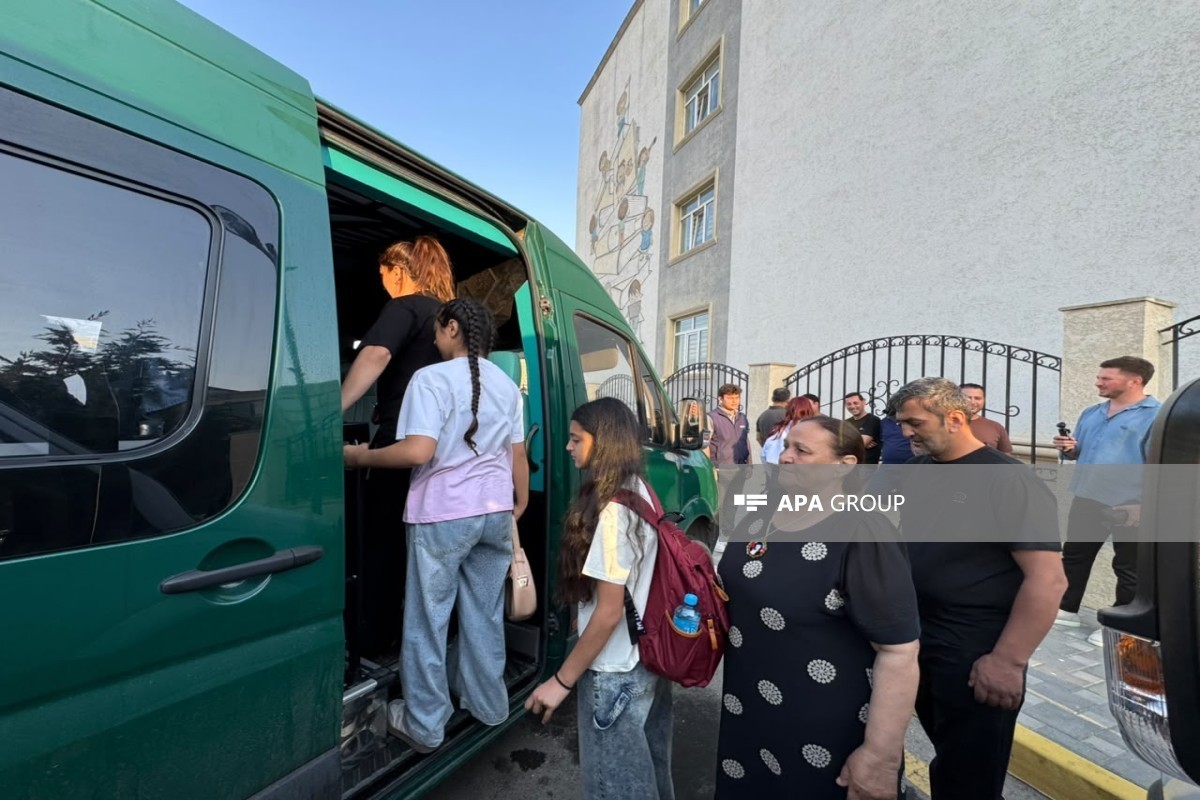 Un nouveau convoi d’anciens déplacés internes retourne à Choucha et Khodjavend