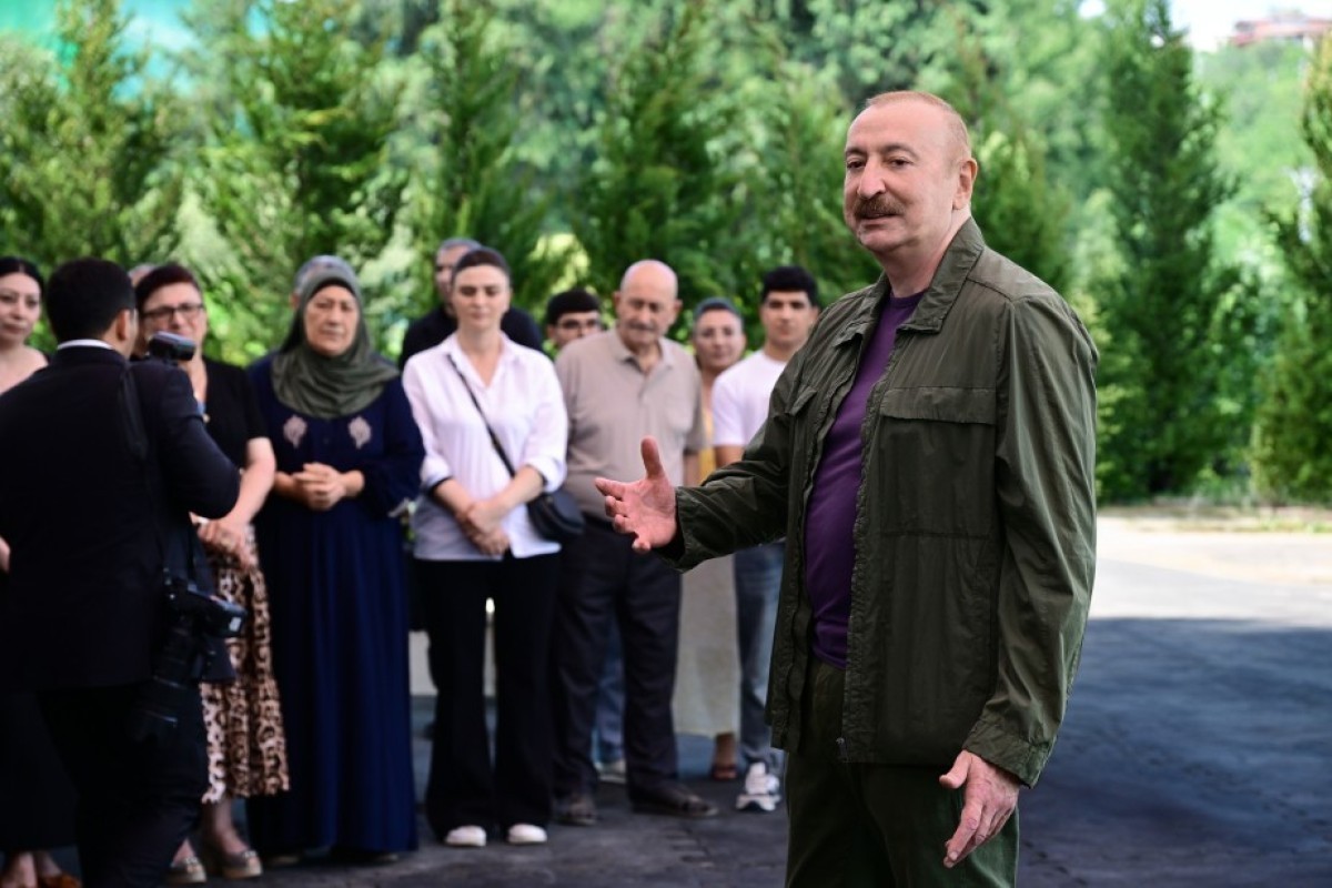 Les comptes officiels du Président sur les réseaux sociaux ont publié une vidéo de sa rencontre avec les habitants de Guzeykhirman et de Guneykhirman