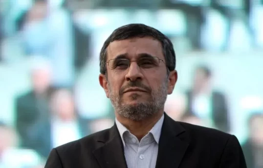 New York Times : Ahmadinejad a rencontré le chef du Mossad afin qu’Israël le porte au pouvoir, il est désormais en détention