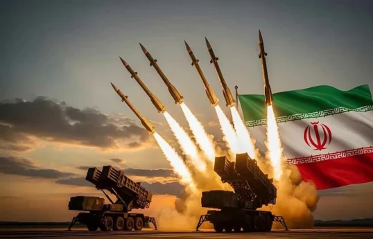 Iran a annoncé avoir frappé une base militaire américaine et un navire de guerre au Koweït