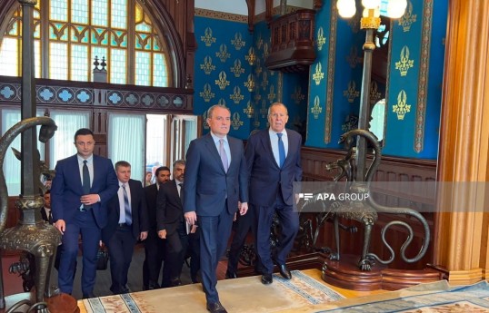 À Moscou, les discussions entre les chefs des ministères des Affaires étrangères de l’Azerbaïdjan et de la Russie ont commencé -PHOTO -VIDÉO 