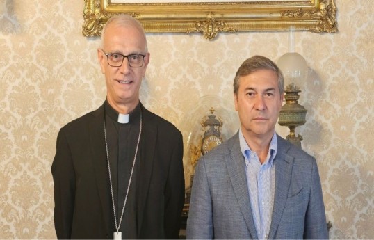 L’ambassadeur de l’Azerbaïdjan auprès du Saint-Siège a rencontré l’évêque d’Acireale