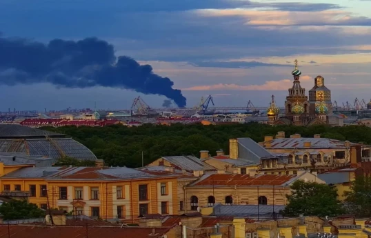 Russie a abattu 354 drones ukrainiens, un terminal pétrolier est en feu à Saint-Pétersbourg, où se tient le Forum économique international -PHOTO 