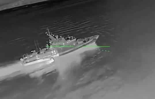 MAE: Deux navires cargo étrangers transportant 25 citoyens azerbaïdjanais ont été attaqués par des drones en mer d’Azov, et 5 de nos citoyens ont été tués