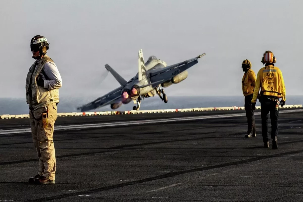 Le Commandement central des États-Unis a annoncé avoir lancé des opérations militaires contre l’Iran