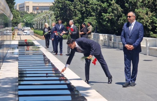 La délégation du Congrès des États-Unis a visité l’Allée des Martyrs