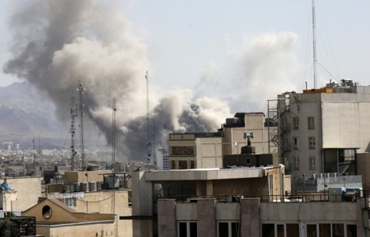 L'armée israélienne bombarde les positions du Hezbollah à Beyrouth