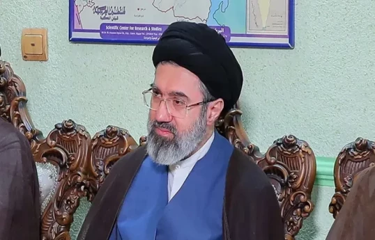 Le fils de Pezeshkian a démenti les informations concernant la blessure de Mojtaba Khamenei