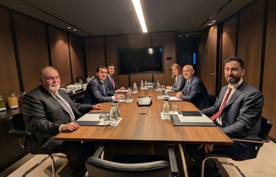 Hikmet Hajiyev a rencontré Akif Çağatay Kılıç, le conseiller principal du président de la Turquie