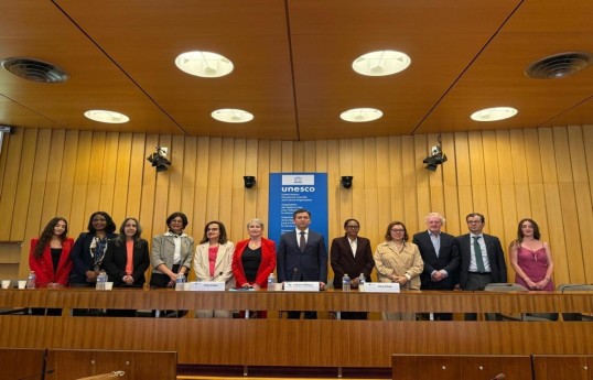 Azerbaïdjan, l’UNESCO et le groupe des SIDS regroupant 39 États élaboreront un programme conjoint