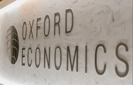Oxford Economics : le retrait des Émirats arabes unis de l’OPEP+ fera baisser le prix du pétrole dans les années à venir