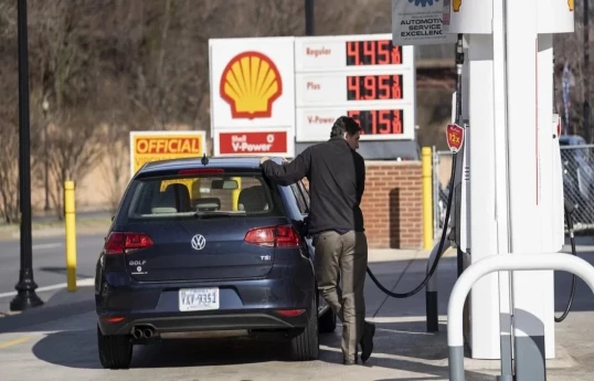 Médias : le prix de l’essence aux États-Unis a atteint un niveau record