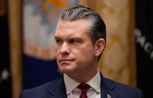 Hegseth a appelé le monde à agir concernant le détroit d’Hormuz : la mission des États-Unis dans le détroit est temporaire
